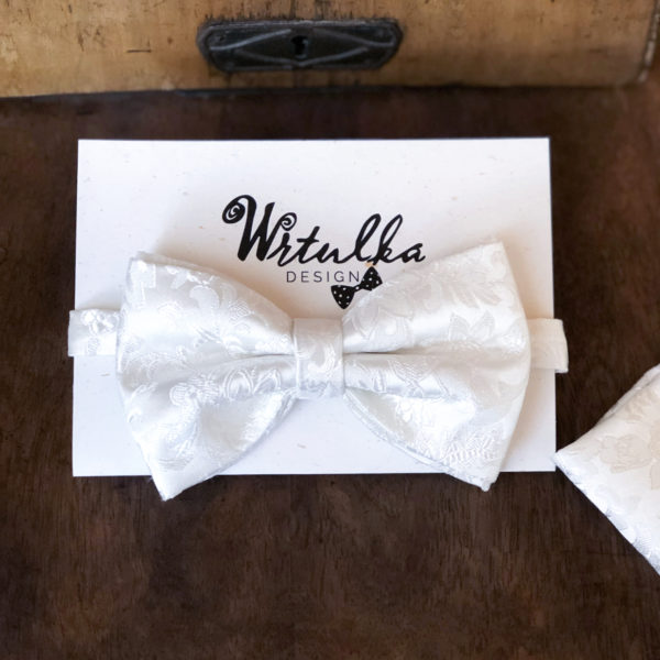 Luxusný svadobný pánsky motýlik – biely so vzorom